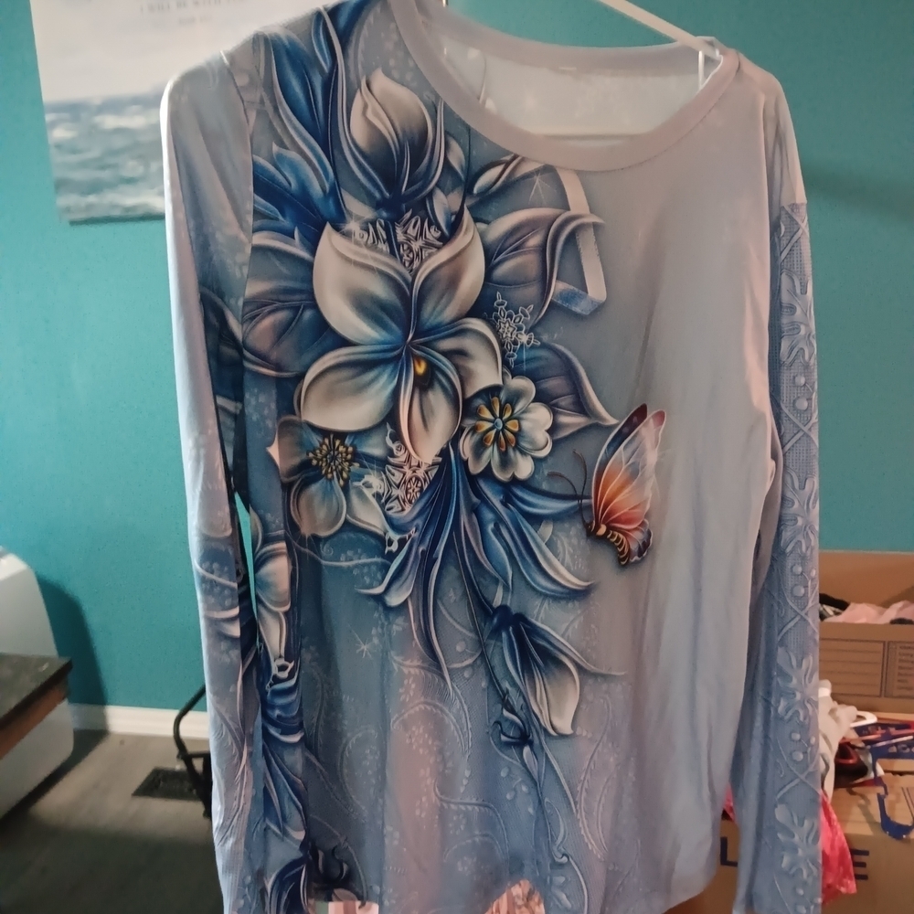 Floral Long Sleeve Top with Butterfly Design - Picture 3 of 4